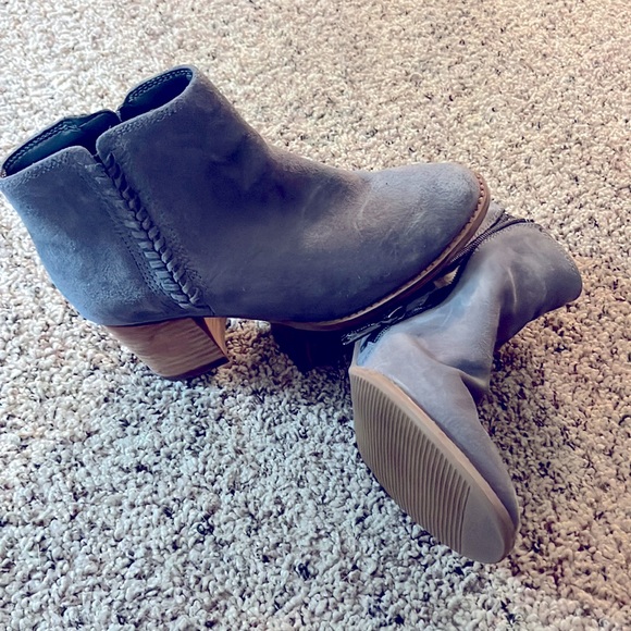 Blondo Shoes - Blondo grey waterproof booties